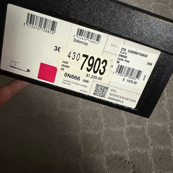 CHANEL Two-Tone Pink Flats - Picture 3 of 3